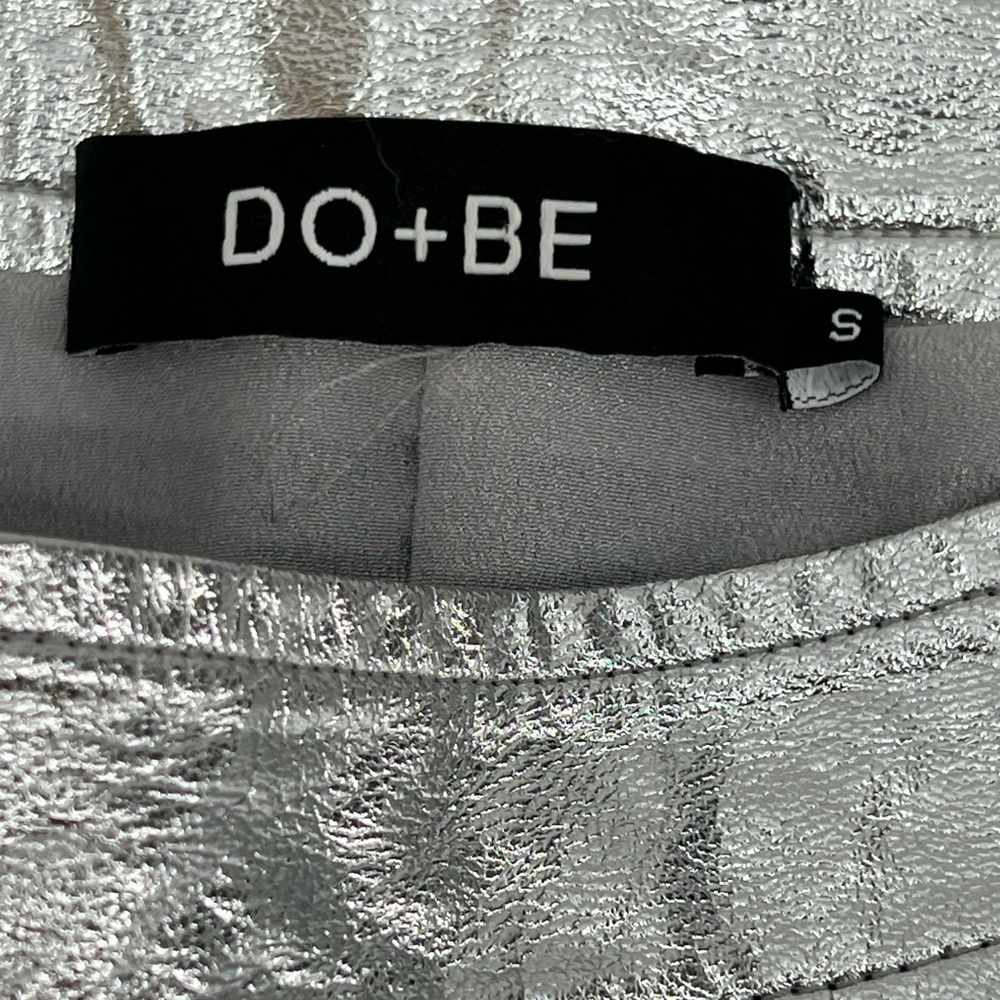 DO+BE Shimmering Metallic Silver Faux Leather Skater Skirt S Small - Picture 5 of 8